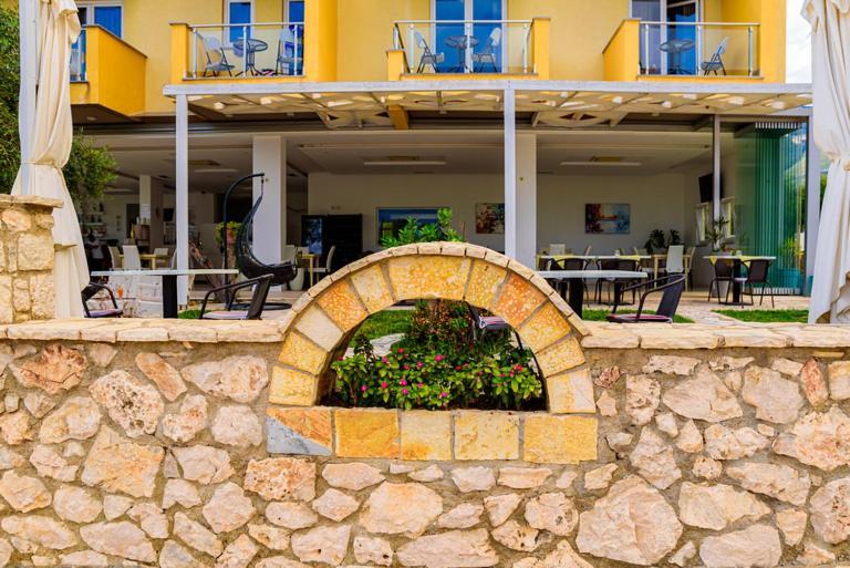 Hotel Orange Dhërmi Eksteriør bilde